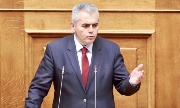 Ο Μ. Χαρακόπουλος στη Βουλή τονίζει την ανάγκη ενίσχυσης της ελληνομάθειας ως πρεσβευτή του ελληνισμού.