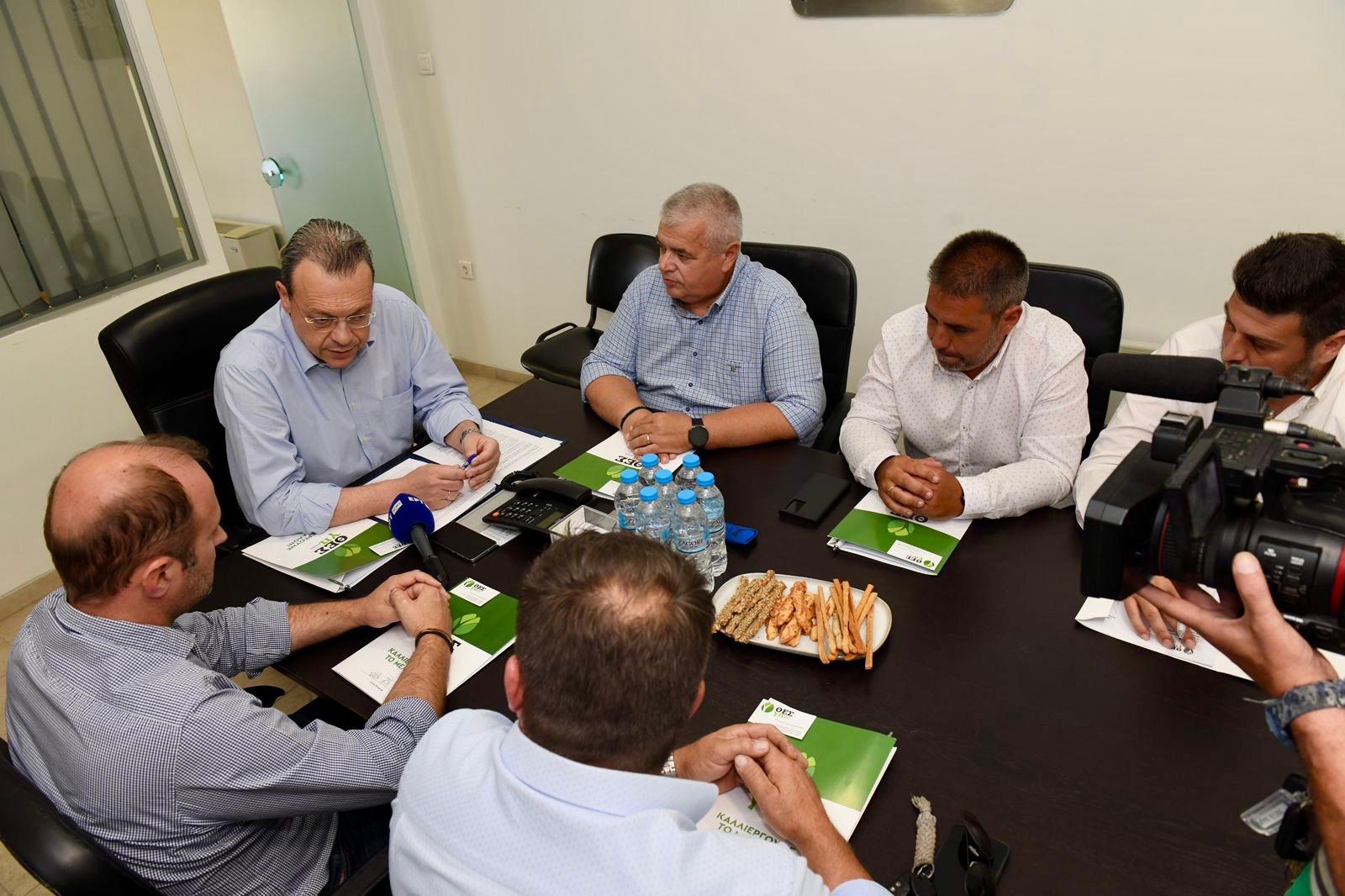 Σωκράτης Φάμελλος: «Θέλουμε να προοδεύουν οι συνεταιρισμοί και όχι να μαζεύουν υπερκέρδη τα ολιγοπώλια – Ο πρωθυπουργός συγκαλύπτει το σκάνδαλο του ΟΠΕΚΕΠΕ»