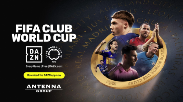 Ποδοσφαιριστές από το FIFA Club World Cup προβάλλονται στην ανακοίνωση της συνεργασίας Ομίλου ANTENNA και DAZN.