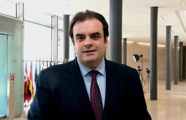 Ο Κυρ. Πιερρακάκης από ECOFIN τονίζει την ανάγκη για μείωση των τιμών της ενέργειας σε δηλώσεις του.