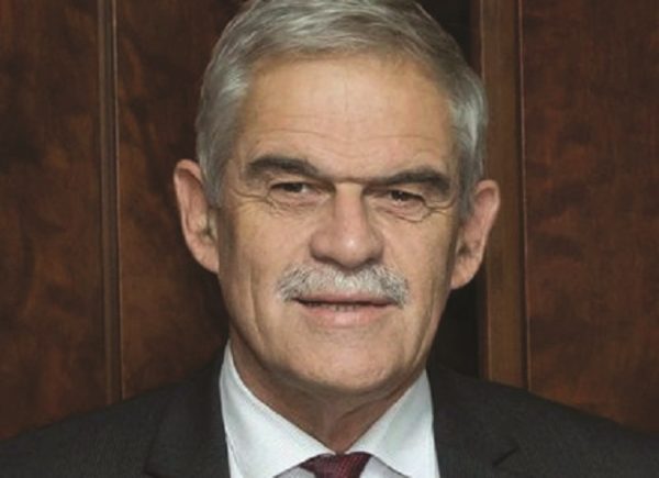 Ο Ν. Τόσκας συζητά την ανάγκη για νέα ευρωπαϊκή πολιτική, όπως παρουσιάζεται στο άρθρο του «Π».