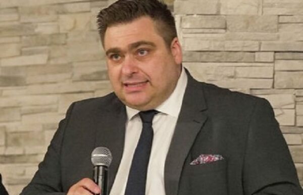 Ο Γ. Βουτσινάς μιλάει για την ανάγκη θωράκισης και ενίσχυσης των ΜμΕ, τονίζοντας τη σημασία τους.