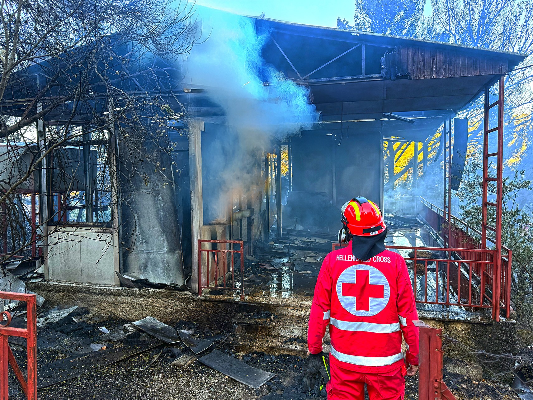 Ελληνικός Ερυθρός Σταυρός: 10 βασικές συμβουλές για προστασία μετά από πυρκαγιά