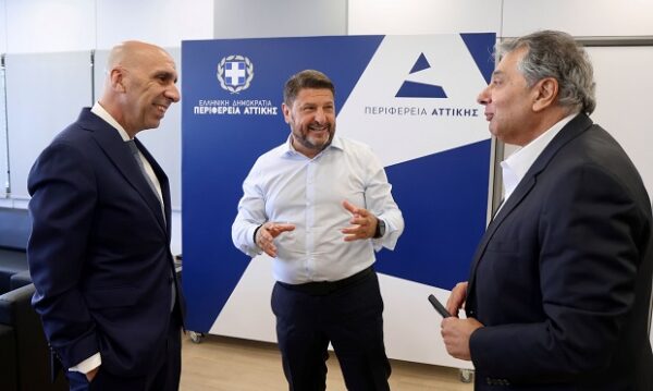 Ο Περιφερειάρχης Αττικής συναντήθηκε με τους Προέδρους του ΕΒΕΑ και του ΕΒΕΠ για συζήτηση θεμάτων.
