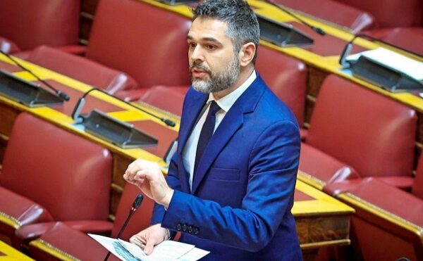 Ο Γιάννης Σαρακιώτης μιλάει στη Βουλή για τη βιολογική γεωργία και τα οικολογικά σχήματα.