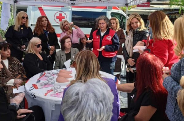 Ο Ελληνικός Ερυθρός Σταυρός στην Κρήτη πραγματοποιεί εκστρατεία ενημέρωσης και ευαισθητοποίησης για την πρόληψη του καρκίνου του μαστού.