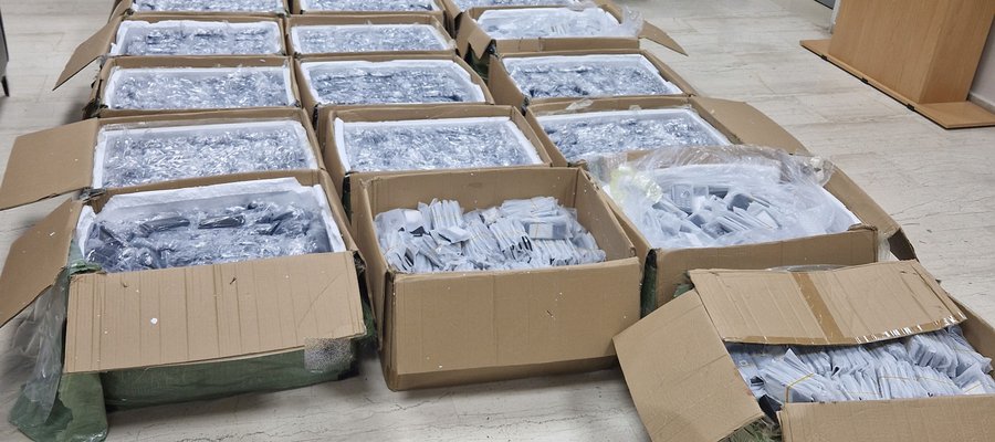 Λιμενικό: Δώδεκα χιλιάδες πεντακόσια (12.500) κινητά τηλέφωνα κατασχέθηκαν σε σκάφος, σημαίας Τουρκίας