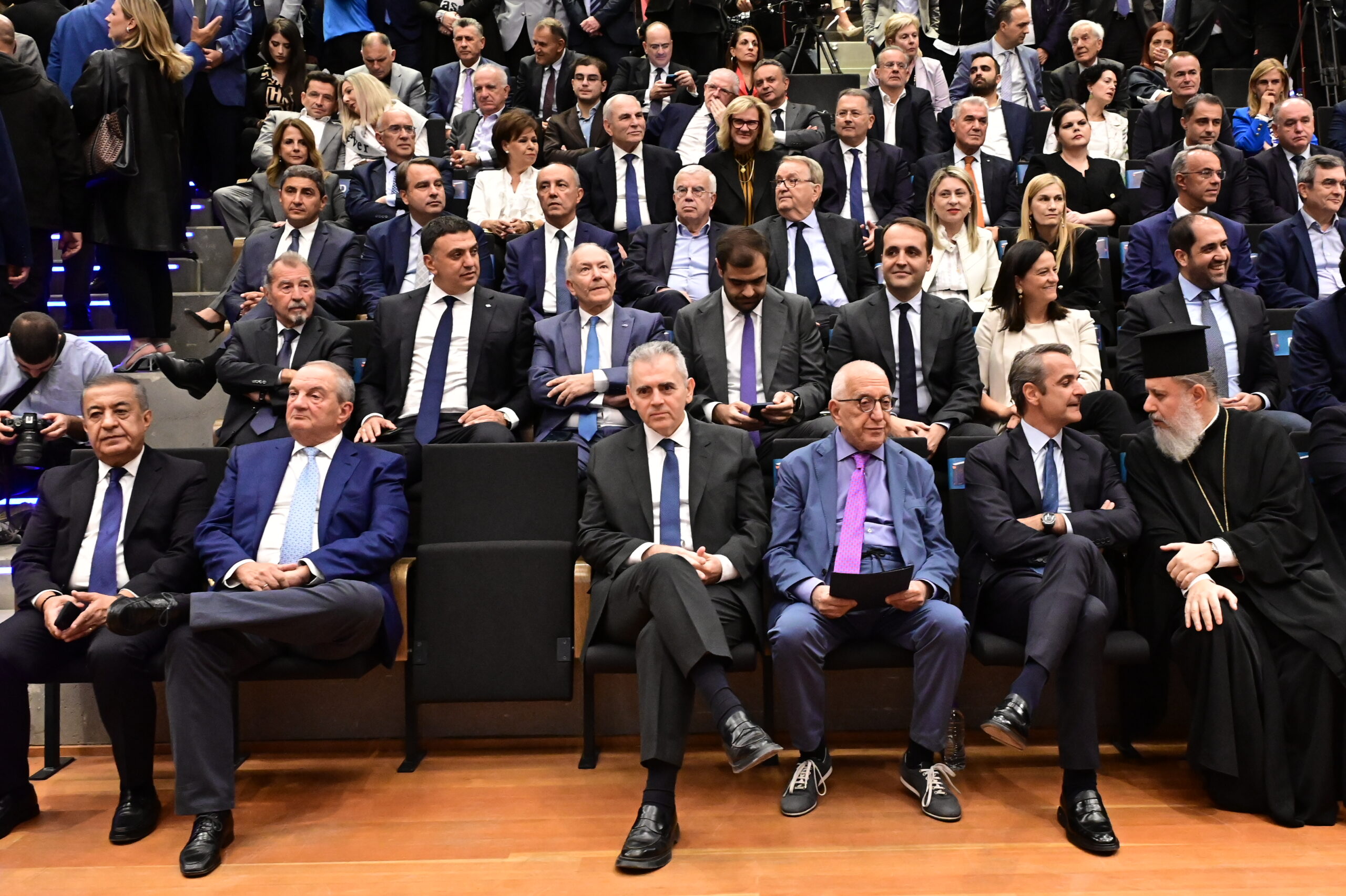 Γαλάζια συνάντηση με Μητσοτάκη – Καραμανλή και απουσία Σαμαρά