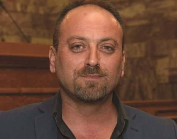 Ο Λ. Στολτίδης μιλάει στο «Π» για την εργασία και τη ζωή των εργαζομένων, τονίζοντας ότι δεν είναι μηχανές.