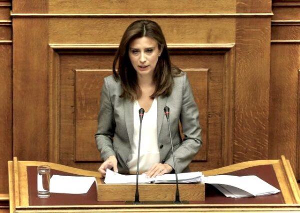 Νίνα Κασιμάτη μιλάει στη Βουλή για το ΦΕΚ που αφορά τους διαβητικούς ασθενείς και το Υπουργείο Υγείας.