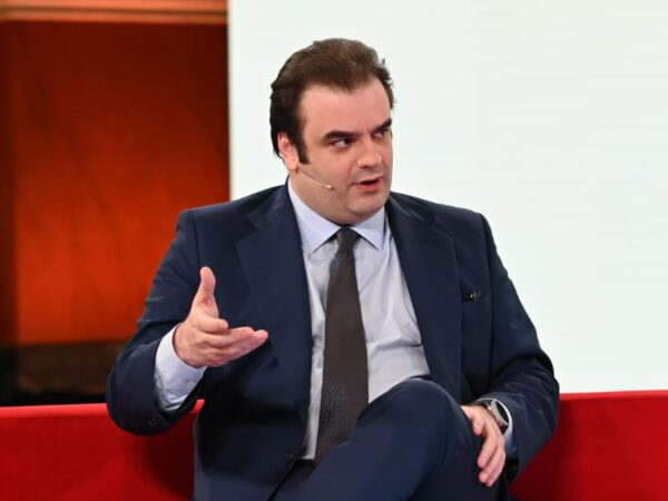 Ο Κ. Πιερρακάκης μιλάει για τον διάλογο με τις τοπικές κοινωνίες ως κλειδί για την αναδιάρθρωση των ΕΛΤΑ.