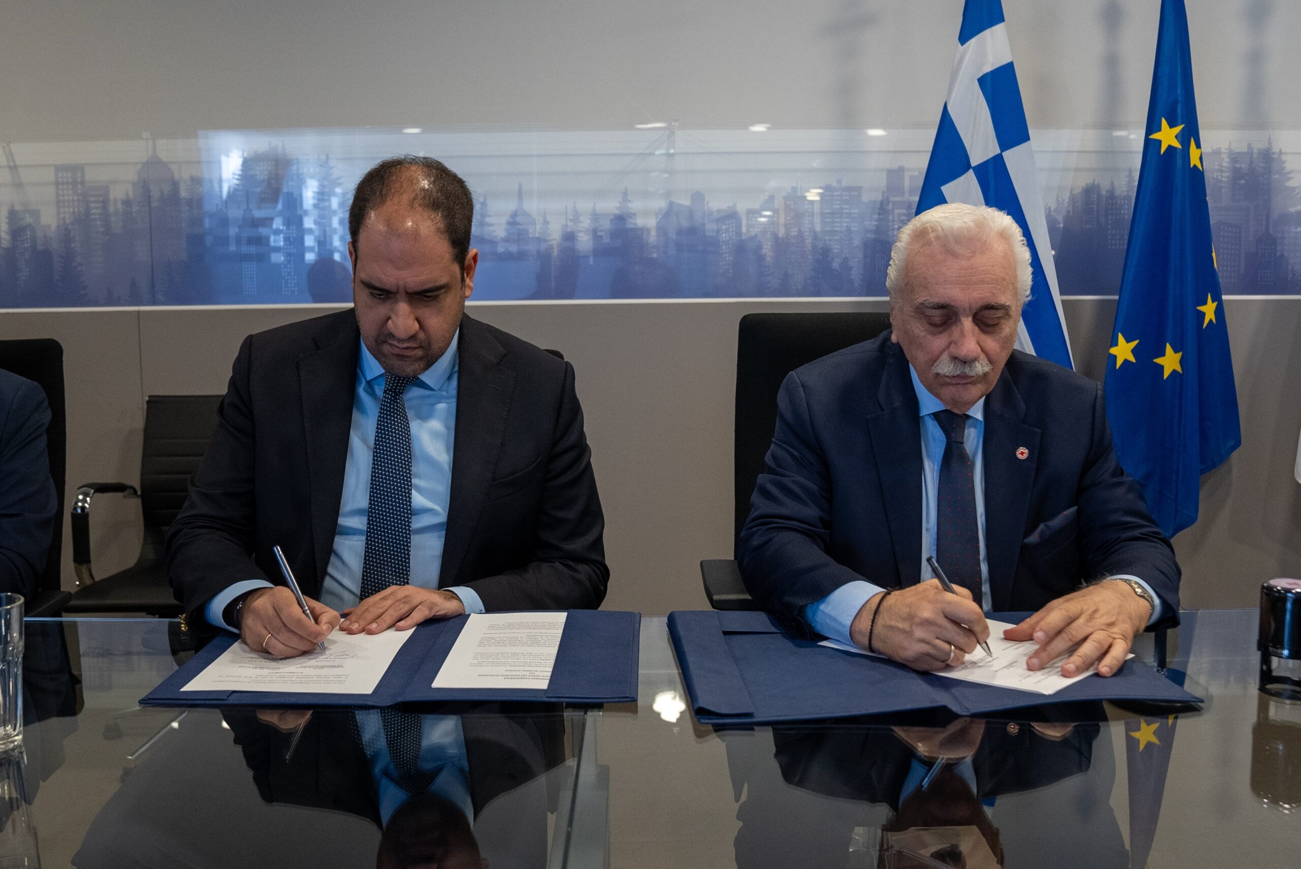 Ο Ελληνικός Ερυθρός Σταυρός συνήψε Μνημόνιο Συνεργασίας με το Υπουργείο Κλιματικής Κρίσης και Πολιτικής Προστασίας