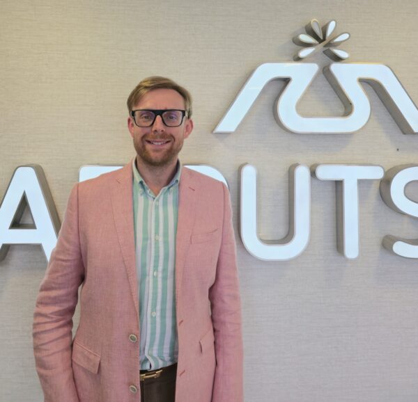 Ο Paul Alexander Carr Pickering, ο νέος Chief Strategic Growth Officer, ενισχύει τη διεθνή παρουσία της Παπουτσάνης.