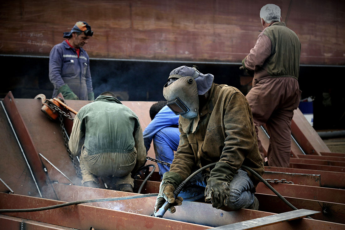 Αναστάτωση στο Πέραμα για… φημολογούμενη οδηγία προς πλοιοκτήτες να κάνουν επισκευές σε Ελευσίνα και Σκαραμαγκά
