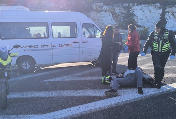 Ο Ελληνικός Ερυθρός Σταυρός προσέφερε Πρώτες Βοήθειες σε τραυματία τροχαίου στον Περιφερειακό Υμηττού