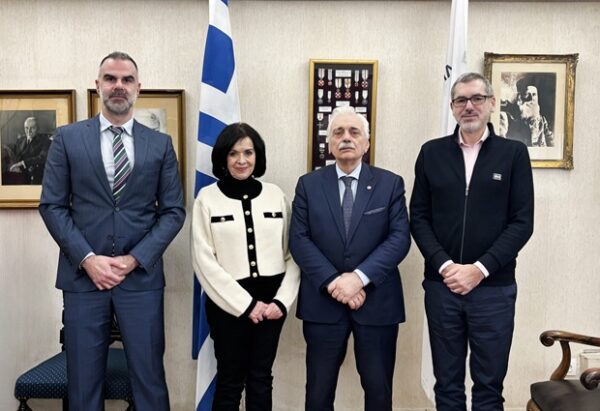 Ο Ελληνικός Ερυθρός Σταυρός και η Ένωση Ασθενών Ελλάδας ενισχύουν τη συνεργασία τους με τέσσερις εκπροσώπους τους σε επίσημη συνάντηση.