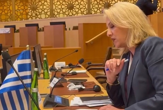 Ρ. Δούρου: Ζούμε σε έναν κόσμο φτιαγμένο από άνδρες, για άνδρες σε βάρος πολλές φορές των δικαιωμάτων των γυναικών (video)