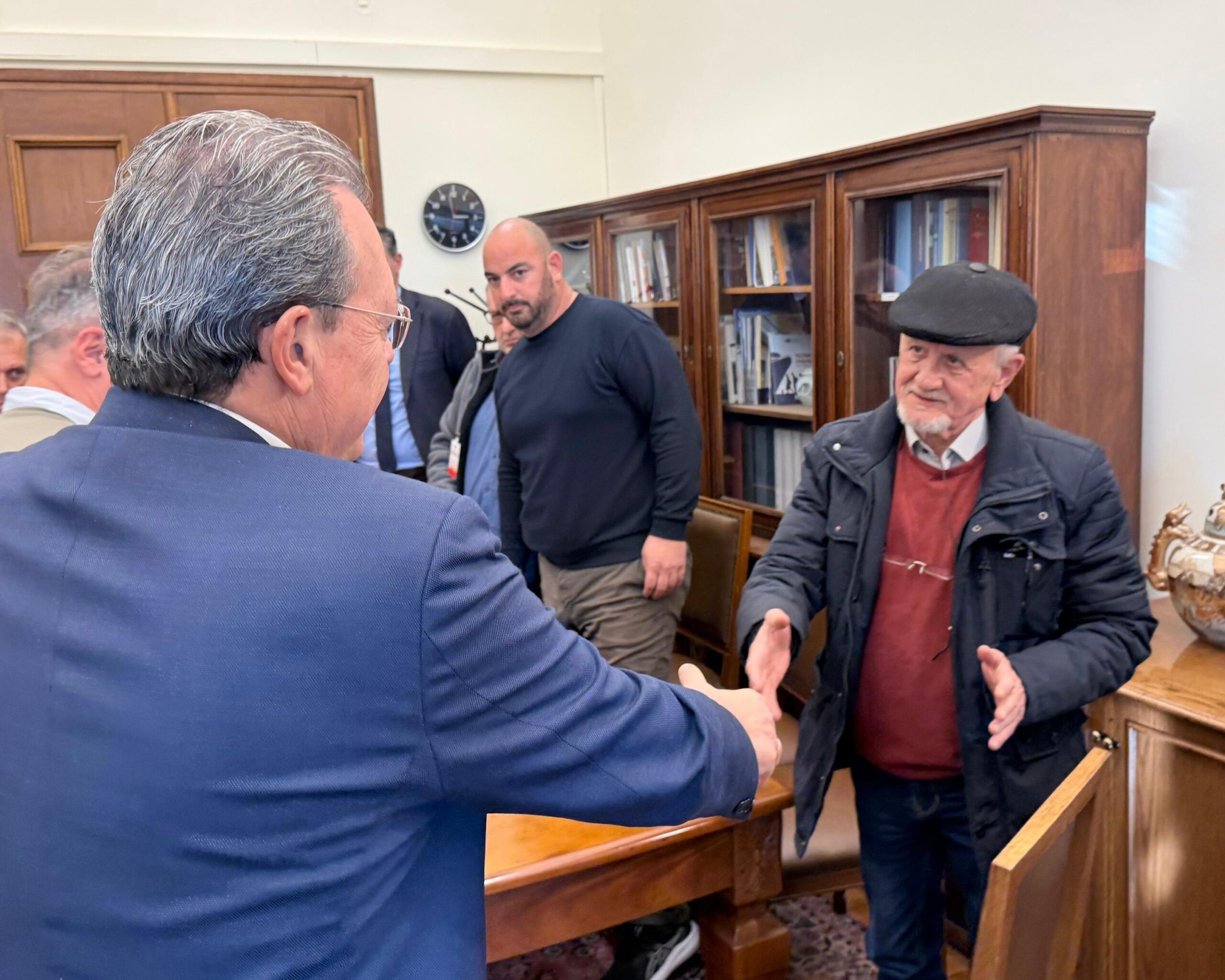Σωκράτης Φάμελλος: «Η κυβέρνηση υπονομεύει τα Ταξί και τις συγκοινωνίες – Στήριξη ΣΥΡΙΖΑ στις κινητοποιήσεις»