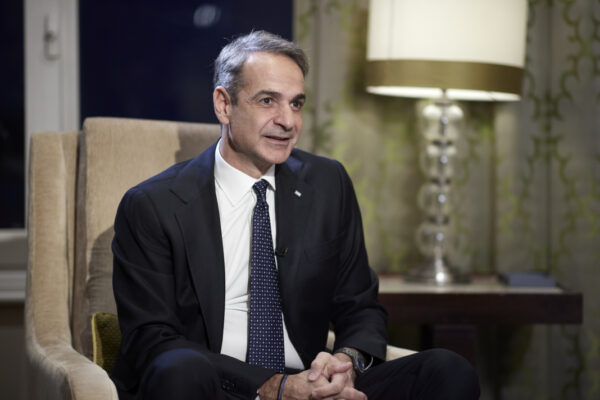 Ο Κυριάκος Μητσοτάκης συζητά για την Ελλάδα ως κόμβο επενδύσεων στην Τεχνητή Νοημοσύνη.