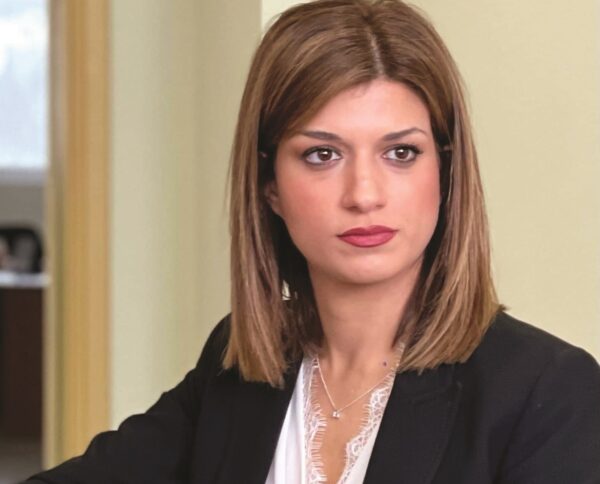 Η Κ. Νοτοπούλου μιλάει για τη Συνταγματική Αναθεώρηση και τις θέσεις της κυβέρνησης Μητσοτάκη.