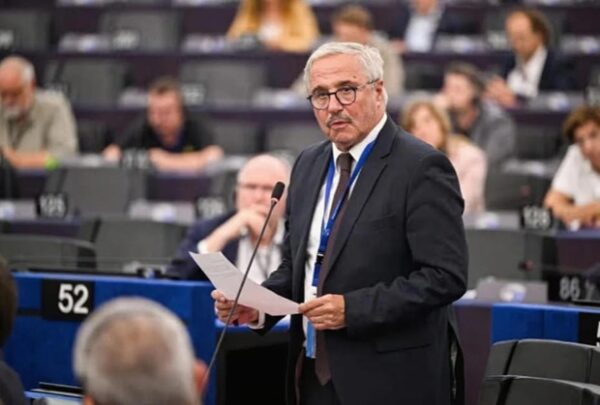 Ο Γ. Μανιάτης μιλάει στην Επιτροπή για νέα τουρκική παρεμπόδιση πόντισης καλωδίου σε ελληνικές θάλασσες.