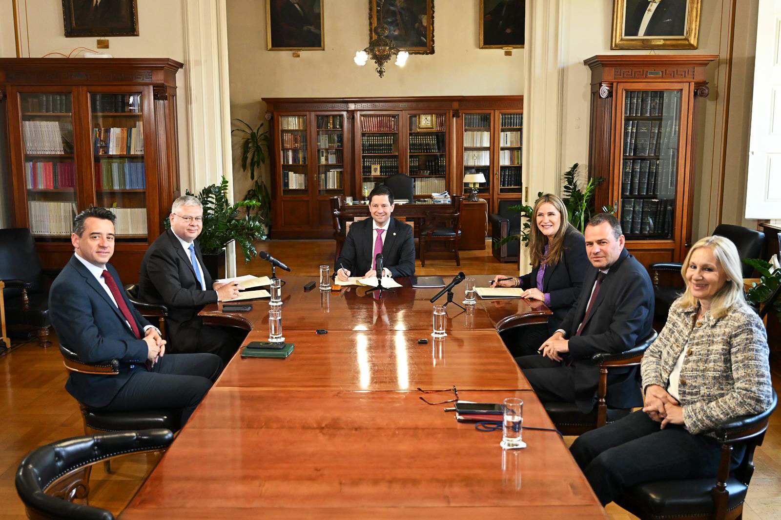 Η HELLENiQ ENERGY υπογράφει την αναβάθμιση στις φοιτητικές εστίες του ΕΚΠΑ