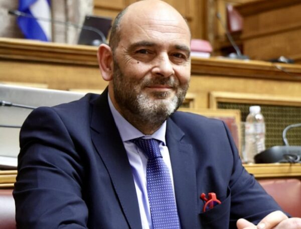 Ο υφυπουργός Πολιτισμού Ιάσονας Φωτήλας μιλά για το καθεστώς ενίσχυσης περιφερειακών τηλεοπτικών σταθμών από το ΕΚΚΟΜΕΔ.