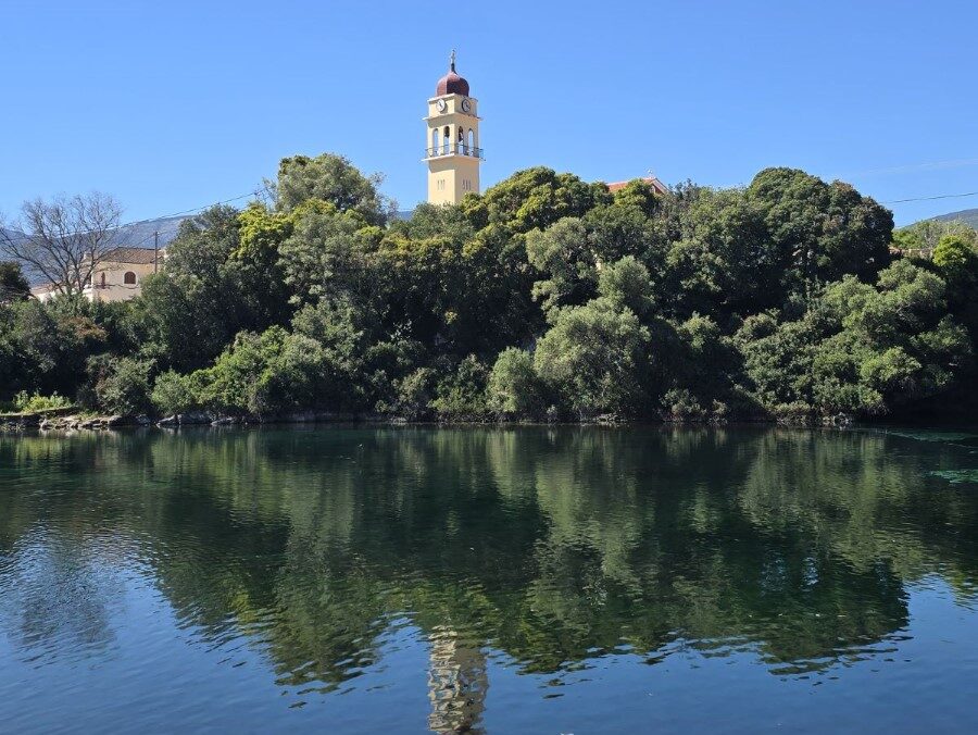 Άνοιξη στη Σάμη: Η γαλήνη του Καραβόμυλου