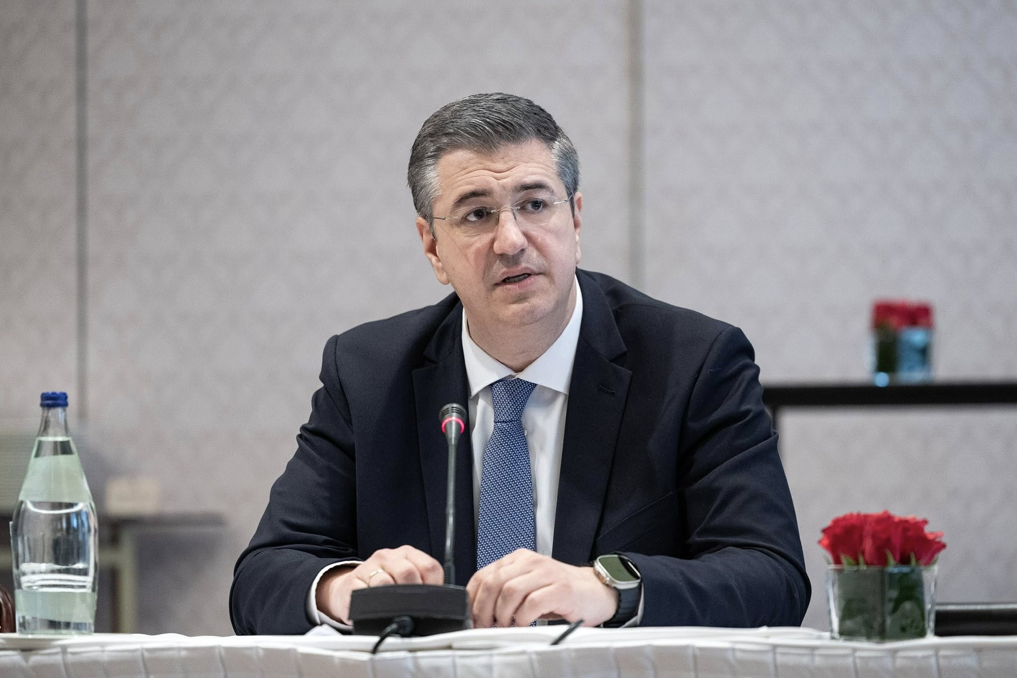 Επιστροφή: Τα σενάρια για τον Απ. Τζιτζικώστα και οι επιπτώσεις στον «γαλάζιο» χάρτη