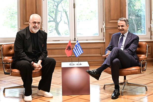 Βαράει ο Ράμα το νταούλι και εμείς χορεύουμε
