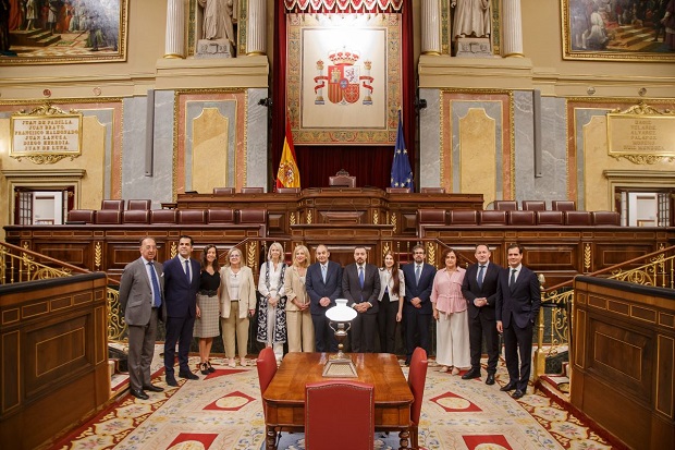Δύο μέτρα και δύο σταθμά από την ΕΕ και για την ελεύθερη ναυσιπλοΐα: Αφορά μόνο τα στενά του Ορμούζ και όχι τη Μεσόγειο! Παρεμβάσεις της Ρ. Δούρου στο Ισπανο-ελληνικό Κοινοβουλευτικό Φόρουμ