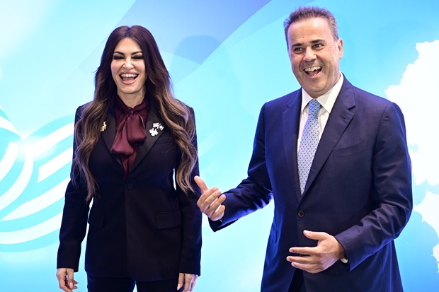 Ο υπουργός Ενέργειας παίζει δυνατά…