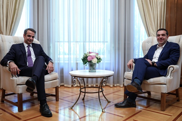 Στο Μαξίμου θέλουν διακαώς για αντίπαλο τον Τσίπρα