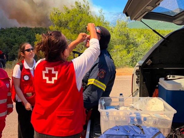 Ο Ελληνικός Ερυθρός Σταυρός προτείνει 10 βασικές συμβουλές για προστασία μετά από πυρκαγιά