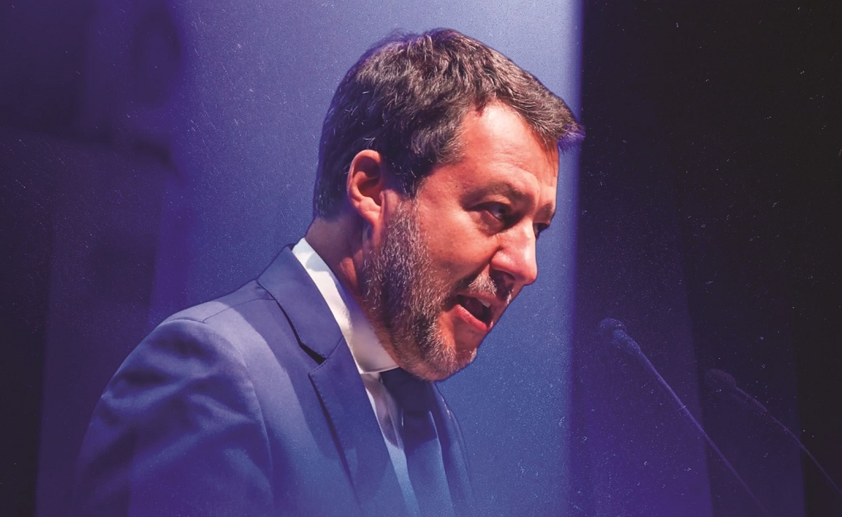 Ο Σαλβίνι δείχνει τον δρόμο