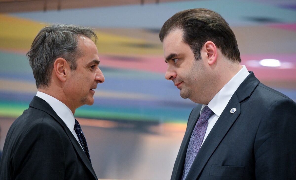 Ο Πιερρακάκης «φτιάχνει» την ευρωπαϊκή διέξοδο του Μητσοτάκη