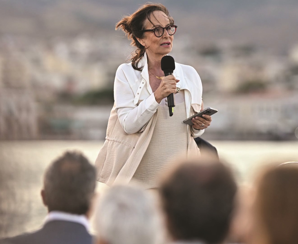 ΑΝΑΛΕΚΤΑ: Πού το πάει η Άννα Διαμαντοπούλου;