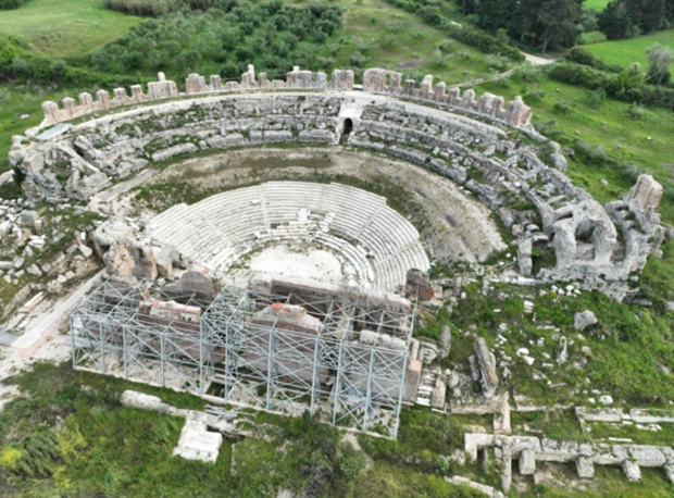 ΥΠΠΟ: Αποκαθίσταται το κάτω κοίλο του Μεγάλου Θεάτρου της Αρχαίας Νικόπολης