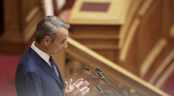 Ο Κυριάκος Μητσοτάκης μιλάει για το δίλημμα σταθερότητας ή περιπέτειας στις εκλογές.