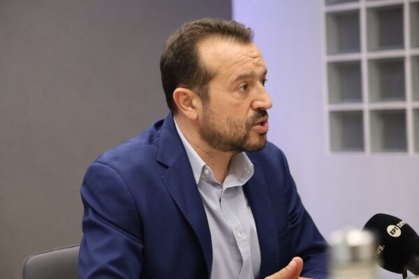 Ο Νίκος Παππάς μιλάει για την πρόταση ΣΥΡΙΖΑ σχετικά με τον ΕΦΚΑ και την 13η σύνταξη.